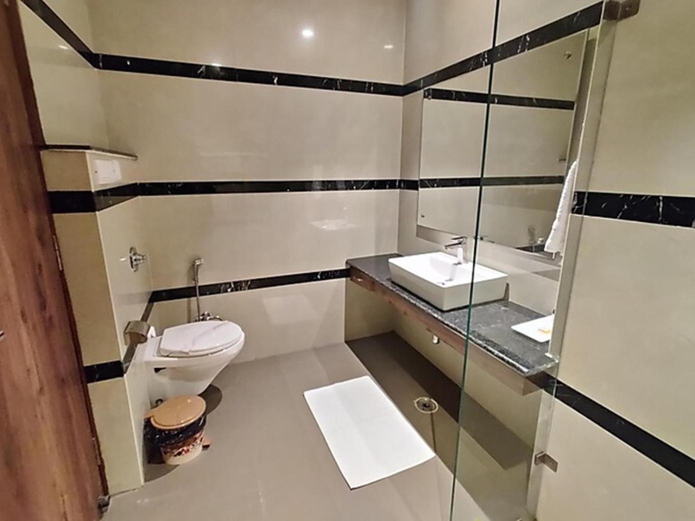 Rr Hotel & Resort Dharamsala Zewnętrze zdjęcie