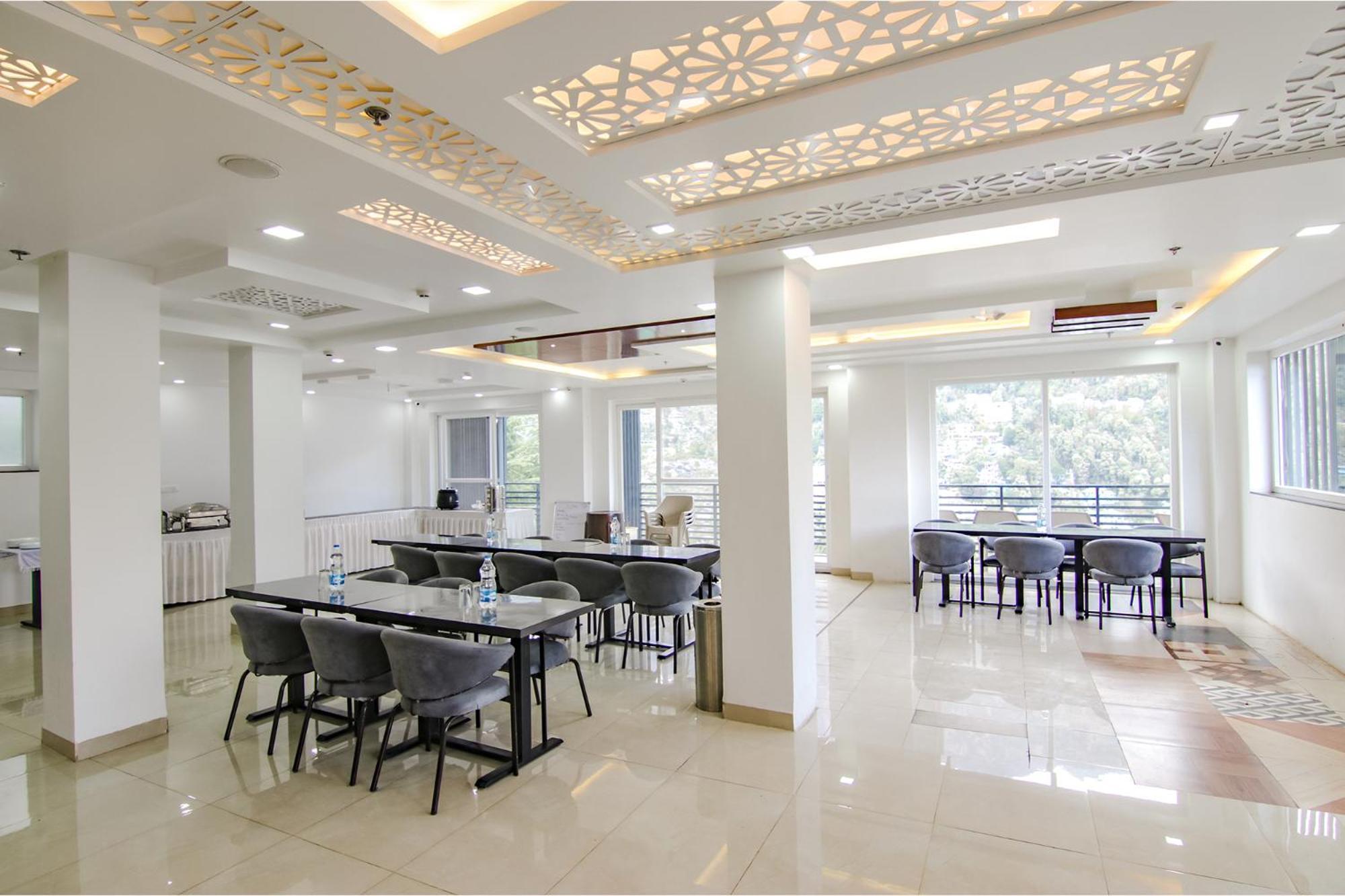 Rr Hotel & Resort Dharamsala Zewnętrze zdjęcie